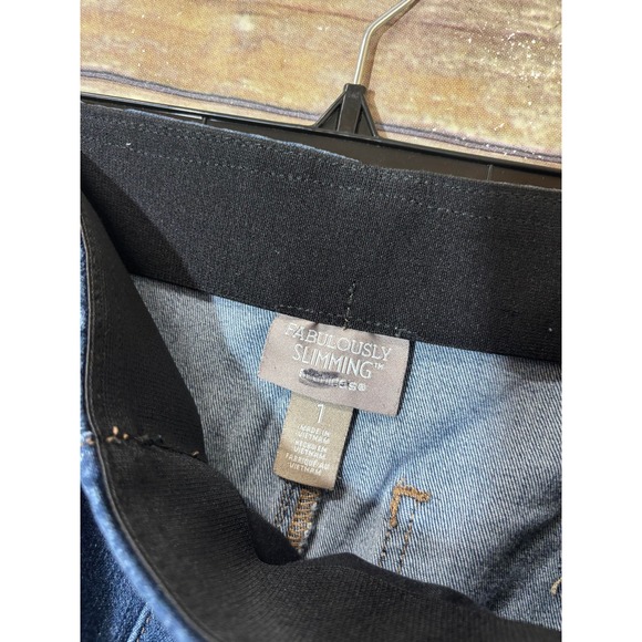 Chico's Pull On Trouser Jeans Size‎ 8 Fabulously Slimming 1 Dark Wash Stretch - Picture 4 of 5